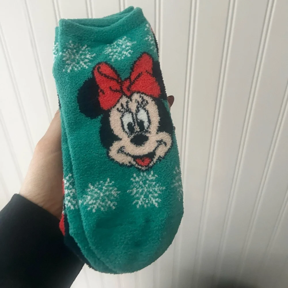 ⭐️ NEW Disney Mickey Mouse 3 Pack Fuzzy Christmas Kids Socks